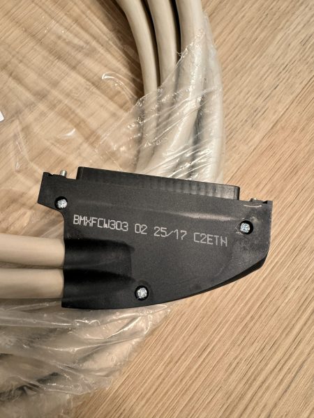 Кабель Schneider Electric bmxfcw303