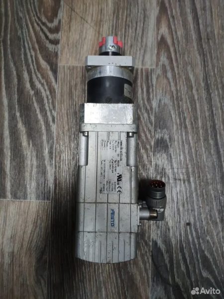 Серводвигатель с мотор-редуктором FESTO EMMS-AS-70-S-LS-RS.